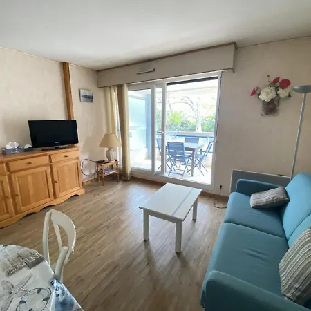 A Arcachon: Plages Et Commerces A Pied, Balcon, Parking, 4 Couchages